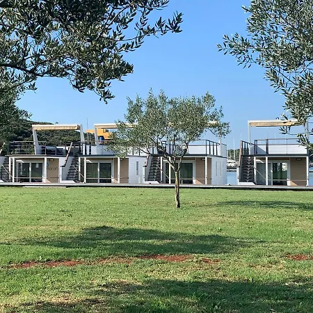 Apartmán Floating House Arena 3