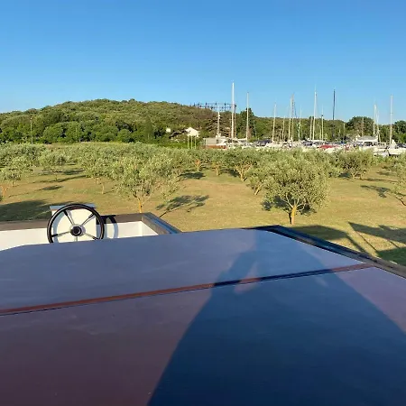 Floating House Arena 3 Πούλα