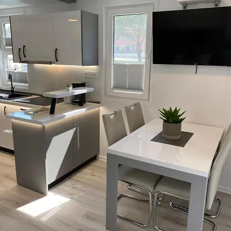 Floating House Arena 3 プーラ