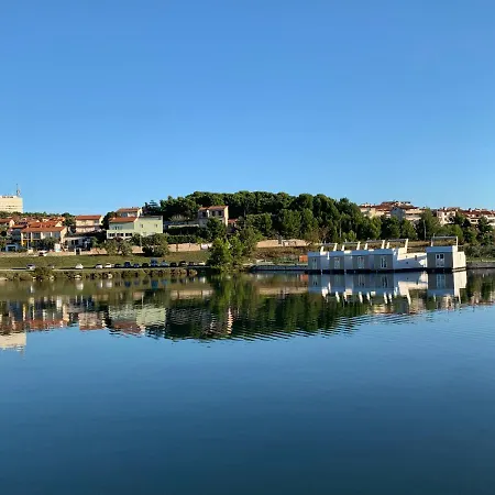 Floating House Arena 3 * 普拉